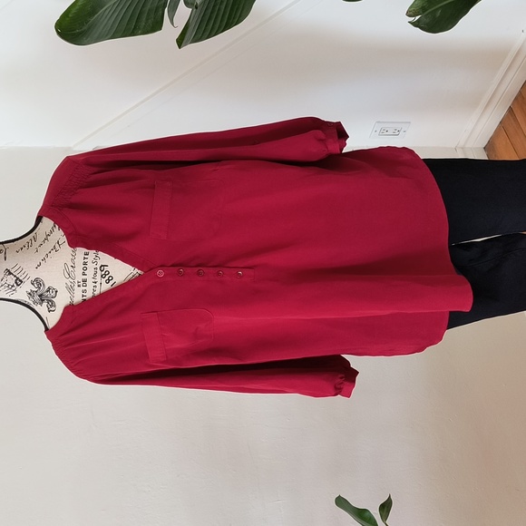 Elegant Red Women's Top - Picture 4 of 9